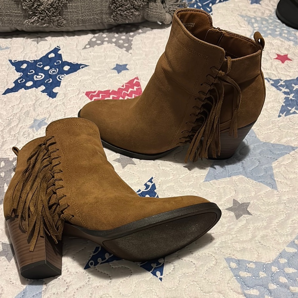 Fringe Suede Ankle Boots - Tan